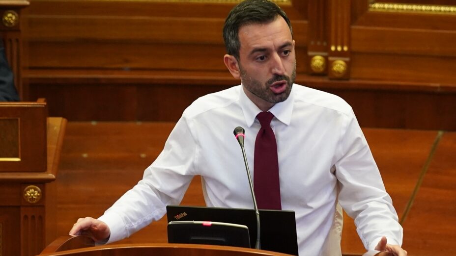 Dimal-Basha-eskalon-e-quan-shpenzim-mbrojtjen-ne-Hage-Jepni-milionat-qe-keni-vjedh-Insajderi.org_