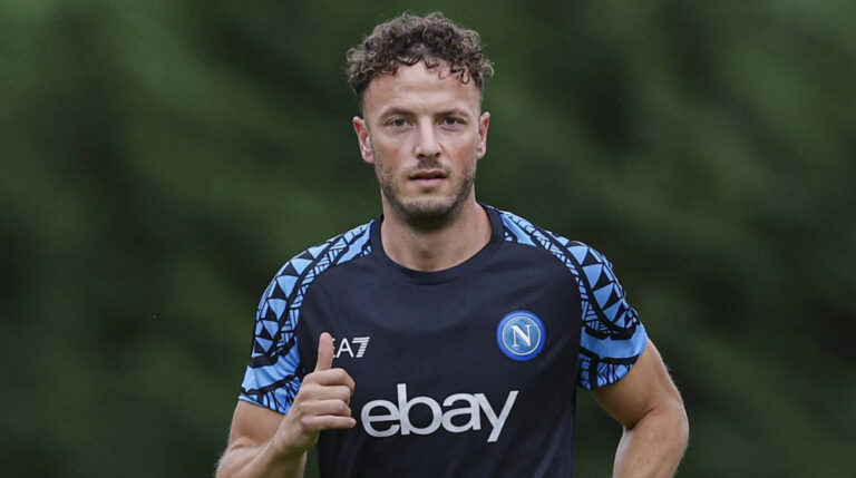 Mbrojtesi-me-i-vleresuar-ne-Itali-Amir-Rrahmani-le-mbrapa-te-gjithe-Insajderi.org_