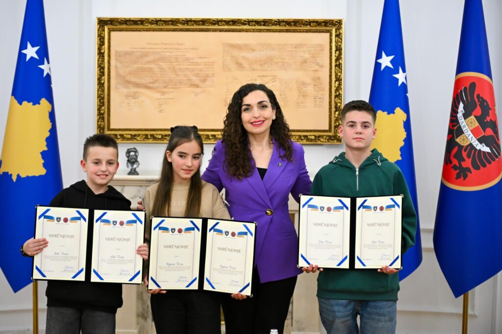 Vjosa-Osmani-tre-femijet